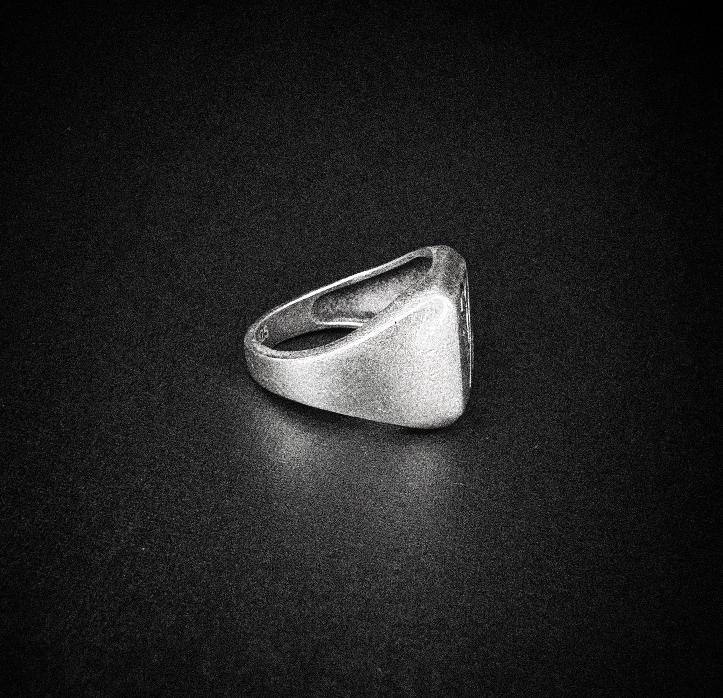 Bague chevalière pour cœur sensible